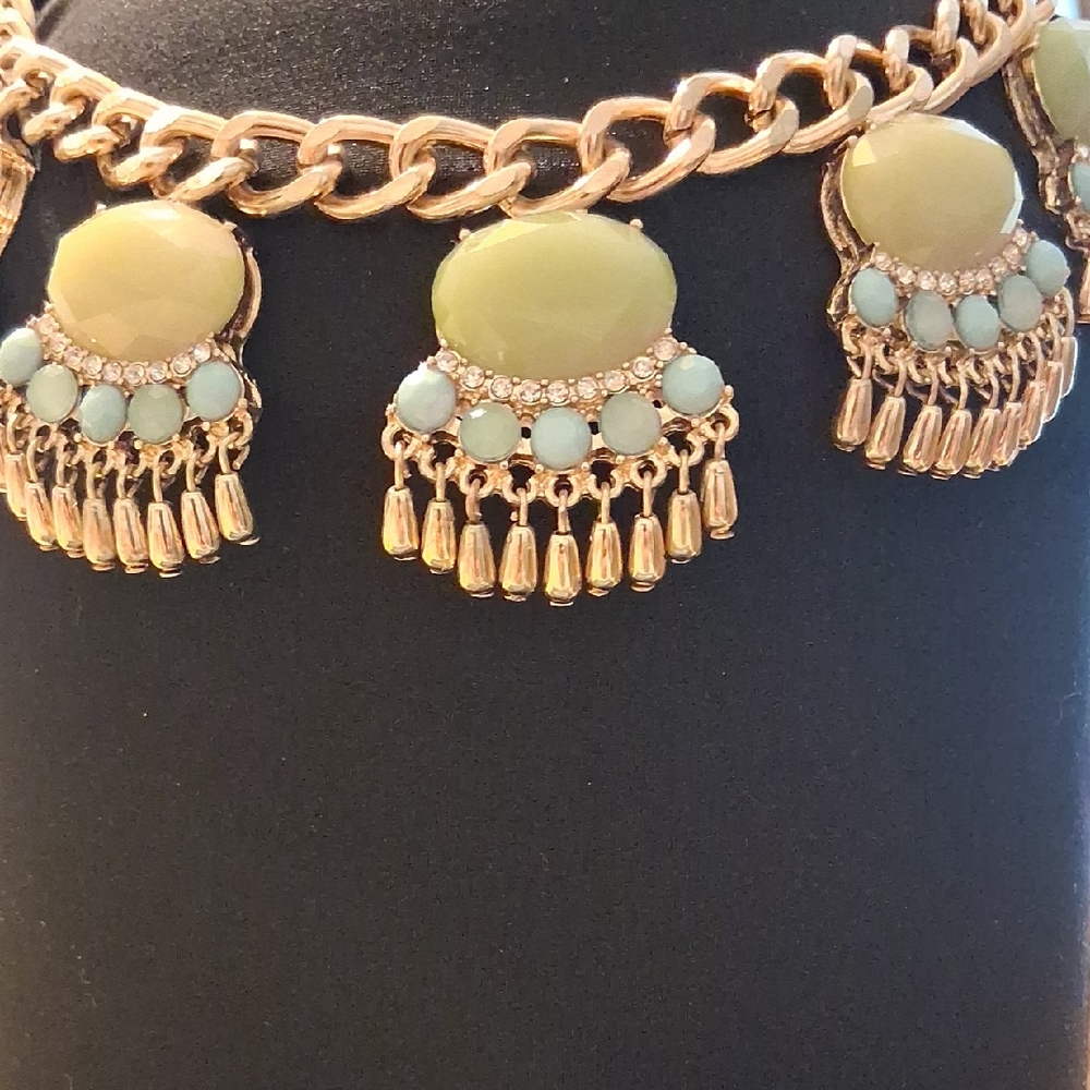 Elegant Gold and Green Statement Necklace